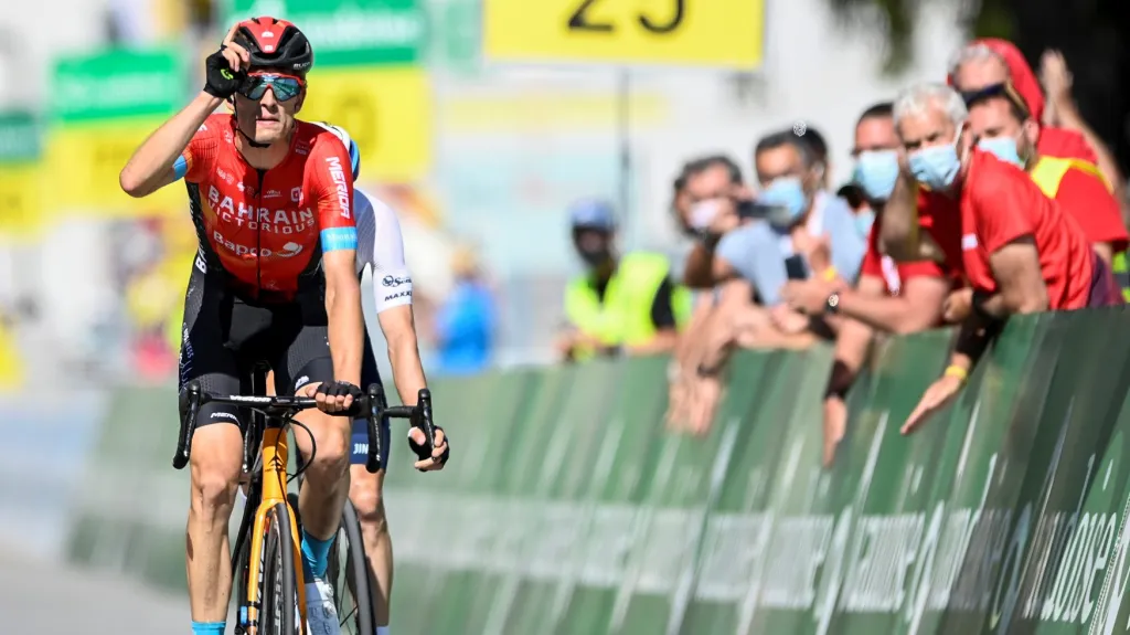 Gino Mäder vítězí v osmé etapě Kolem Švýcarska