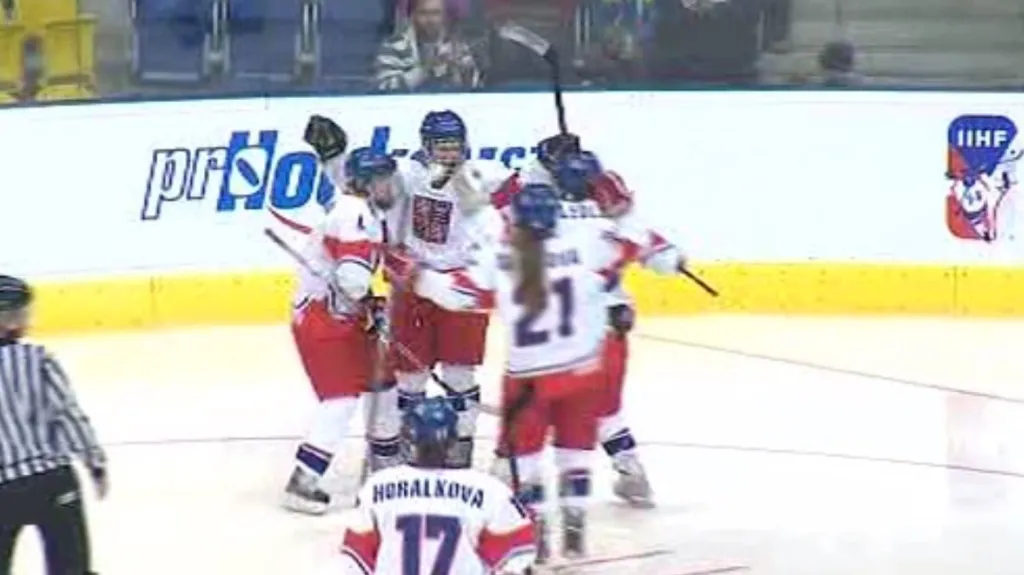 Boj o návrat mezi elitu zahájily české hokejistky dobře, porazily Francii