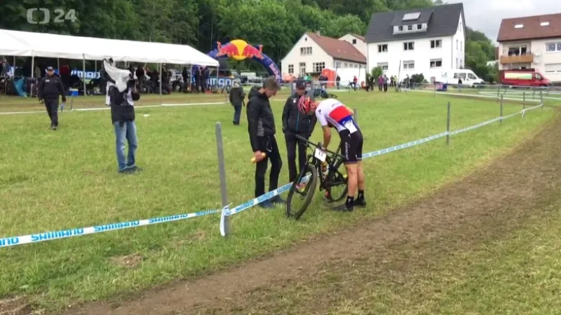 Kulhavého zradil na SP v Albstadtu řetěz