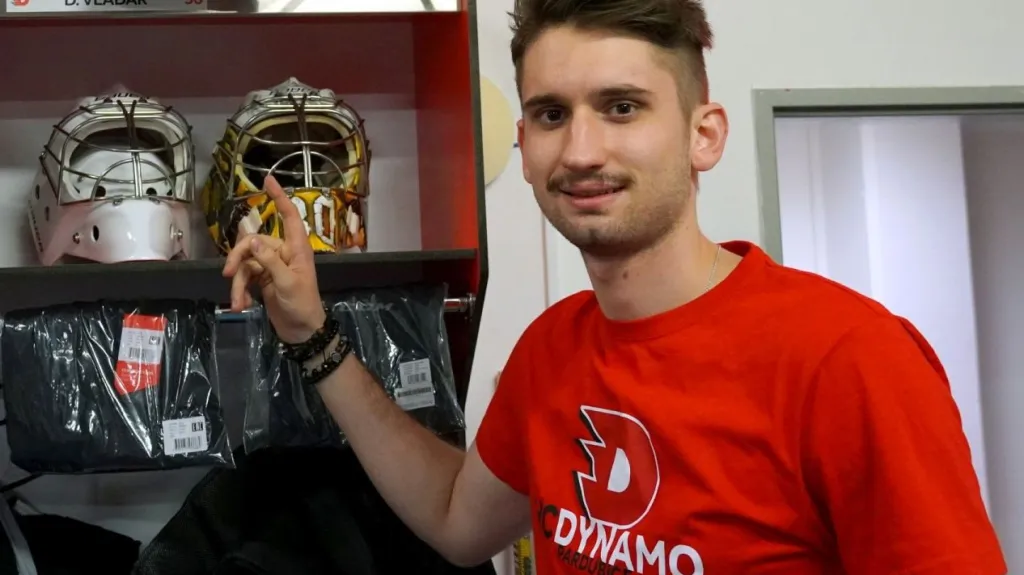 Brankář Daniel Vladař se představil v Pardubicích