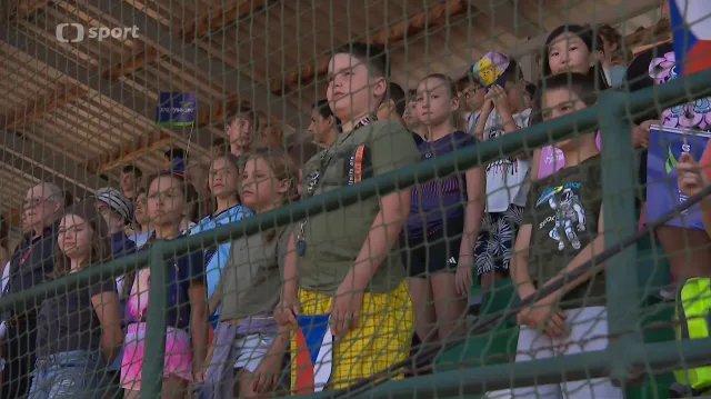 ME softbalistů si nenechala ujít i tisícovka školáků