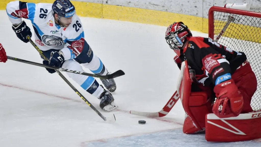 Petr Jelínek z Liberce v šanci v utkání proti Hradci Králové