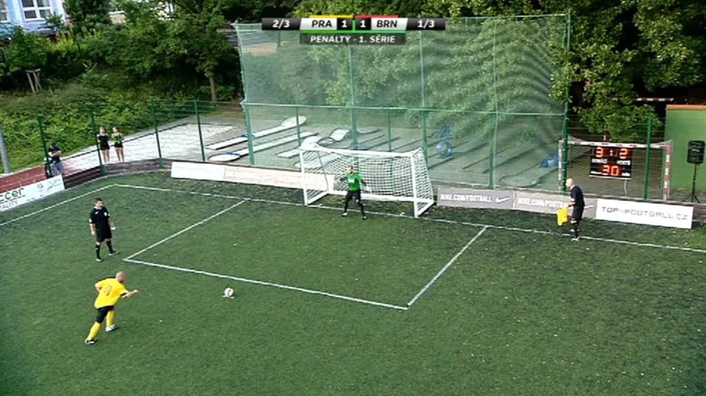První zápas celostátní Ligy malého fotbalu rozhodl penaltový rozstřel