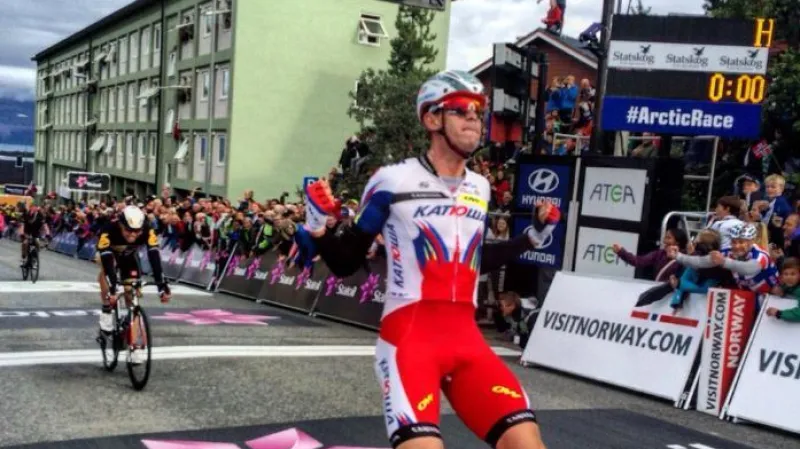 Alexander Kristoff poráží Edvalda Boassona Hagena