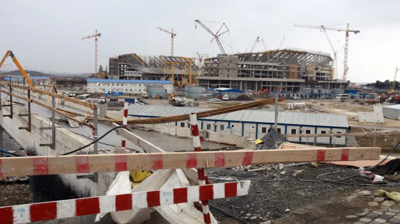 Stavba olympijského stadionu v Soči