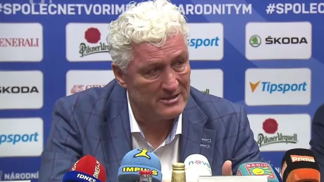 Dojatý trenér Říha: Je to škoda, Česko si úspěch zasloužilo