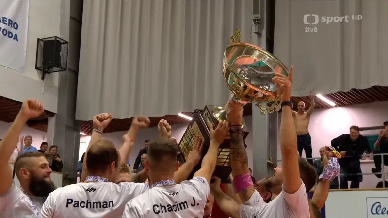 Nohejbalisté Čakovic otočili superfinále proti Modřicím a přidali druhý titul