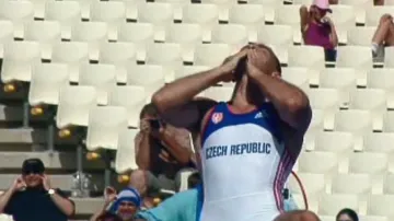 Minutka slávy - Šebrle v Aténách 2004