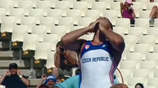 Minutka slávy - Šebrle v Aténách 2004