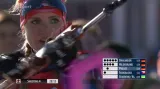 Rozhodující střelba hromadného závodu biatlonistek