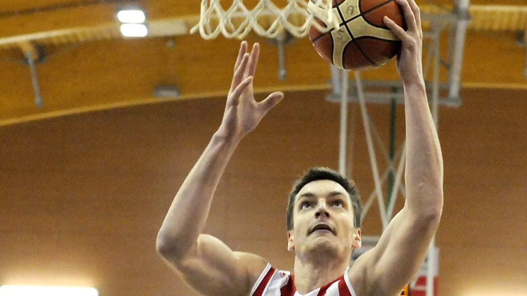 Opora basketbalových Pardubic Radek Nečas