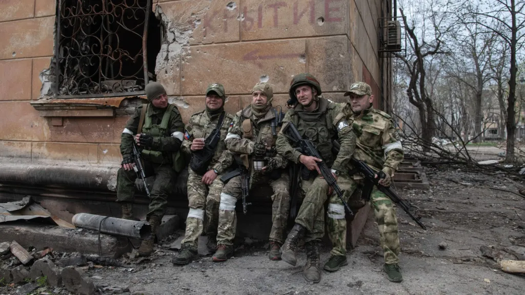 Ruští vojáci v Mariupolu