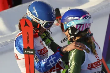 Mikaela Shiffrinová a Petra Vlhová