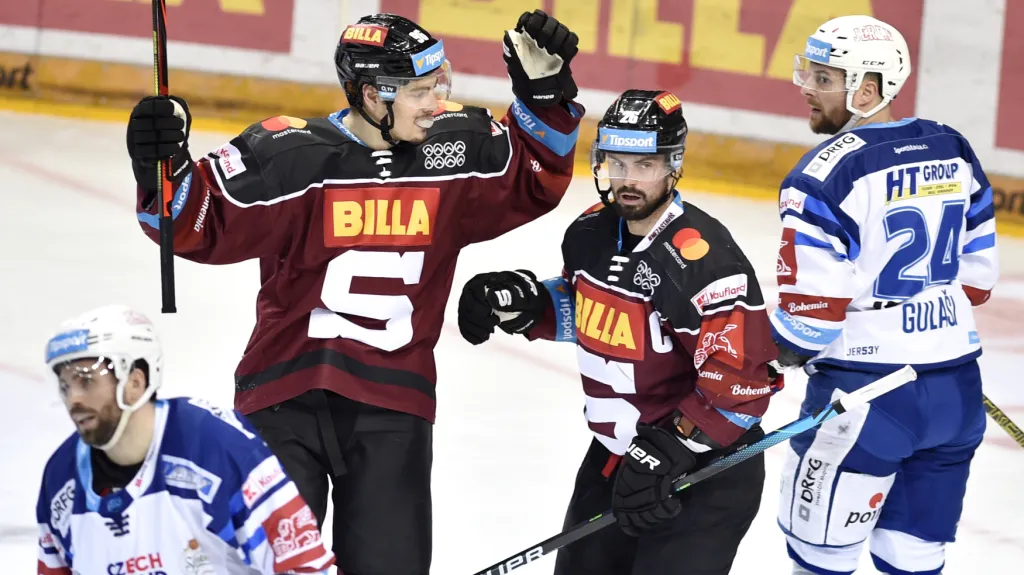 Sparťané slaví trefu Michala Řepíka proti Kometě