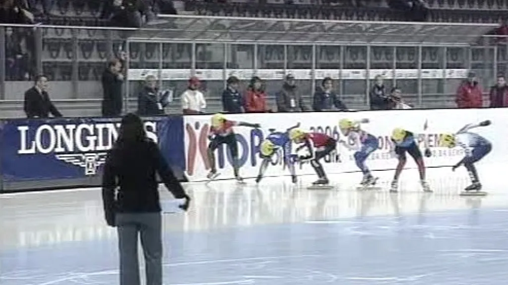 Start závodu v shorttracku