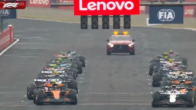 Velkou cenu Japonska vyhrál počtvrté za sebou Verstappen