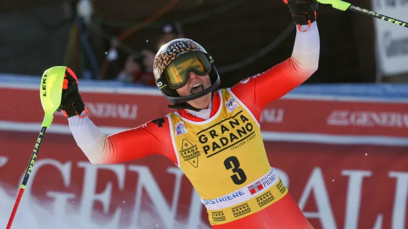 Závěr 2. kola slalomu žen SP v Sestriere