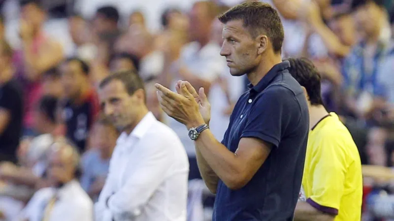 Miroslav Djukič na lavičce Valencie