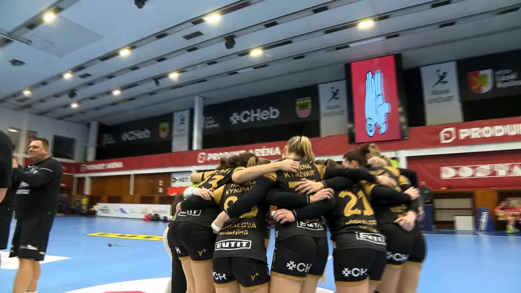 Házenkářky Kynžvartu slaví vítězství nad Haukarem
