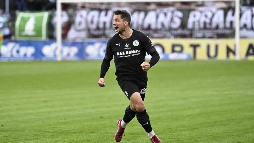 Adam Jánoš oslavuje vstřelenou branku