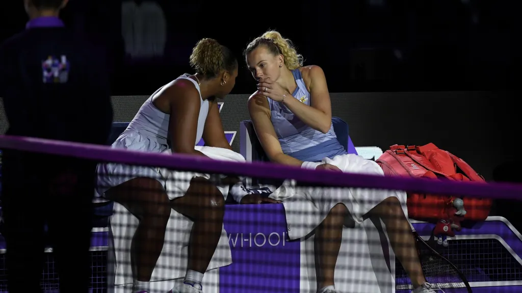 Kateřina Siniaková s Američankou Taylor Townsendovou 