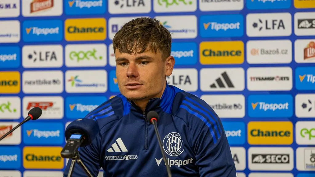 Jakub Elbel na tiskové konferenci