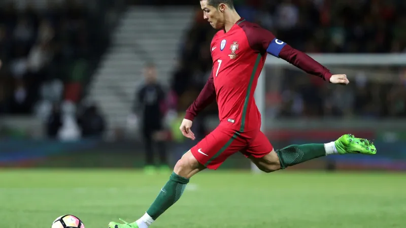 Cristiano Ronaldo v dresu Portugalska