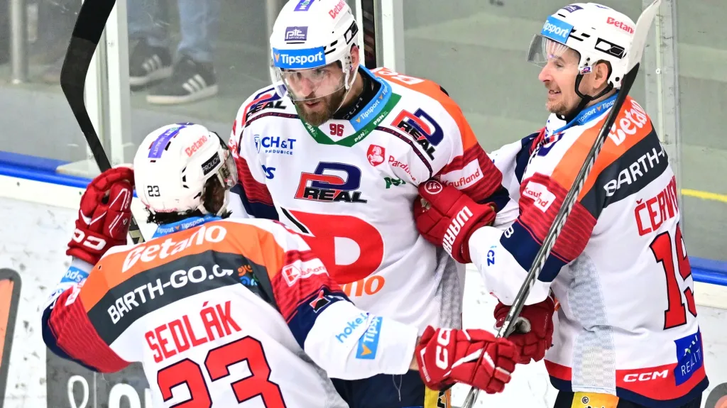 Pardubičtí se radují z branky Jiřího Smejkala