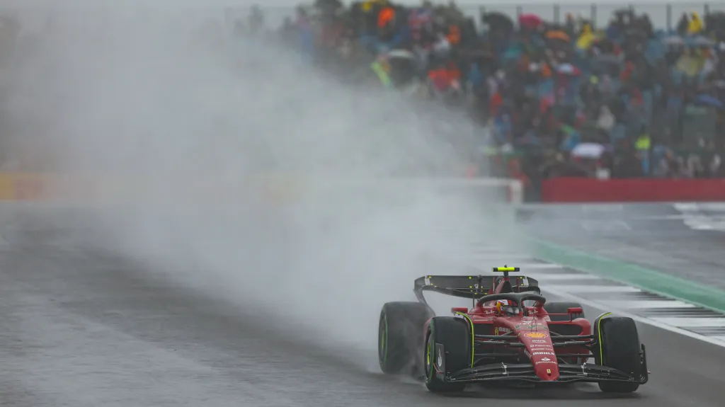 Carlos Sainz na okruhu Silverstone si vyjel první pole position