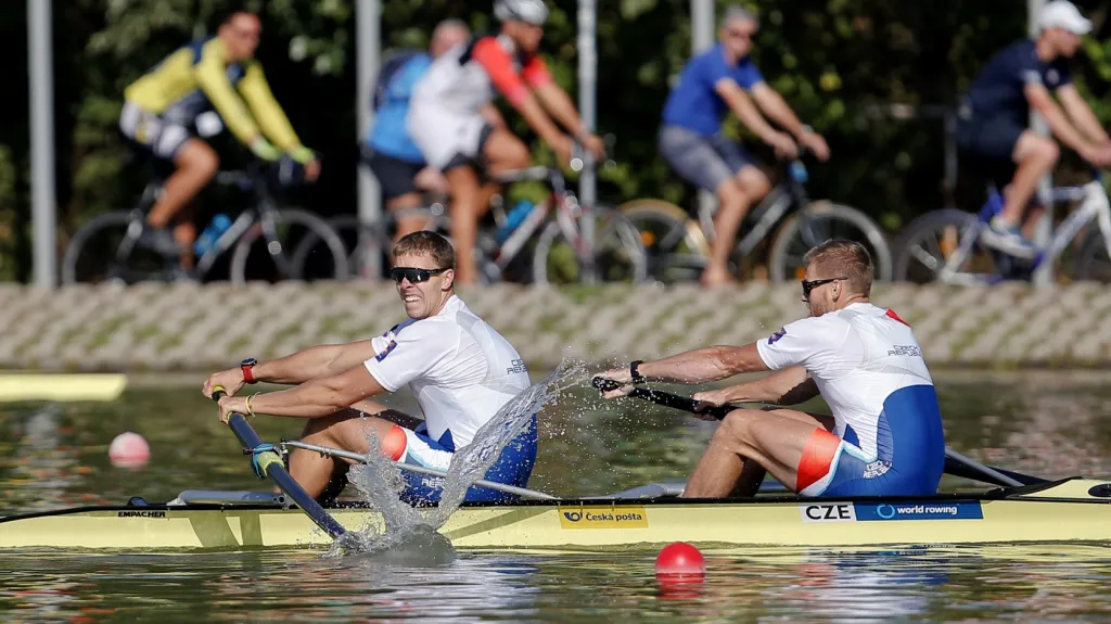 Čeští veslaři Jakub Podrazil a Lukáš Helešic