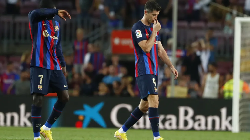 Hráči Barcelony po remíze s Vallecanem