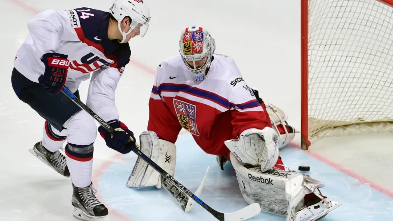 Auston Matthews překonává Dominika Furcha