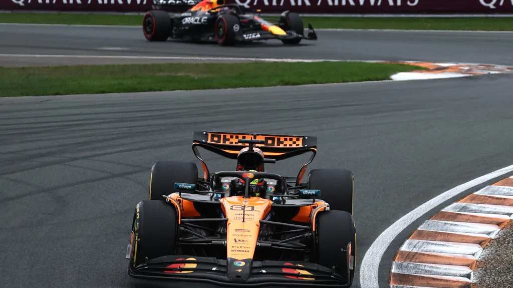 Piastri před Verstappenem v Zandvoortu 