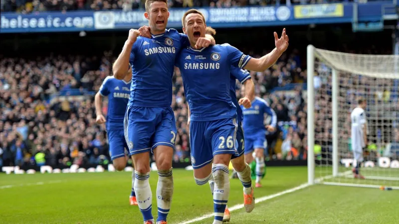 Hráči Chelsea slaví branku