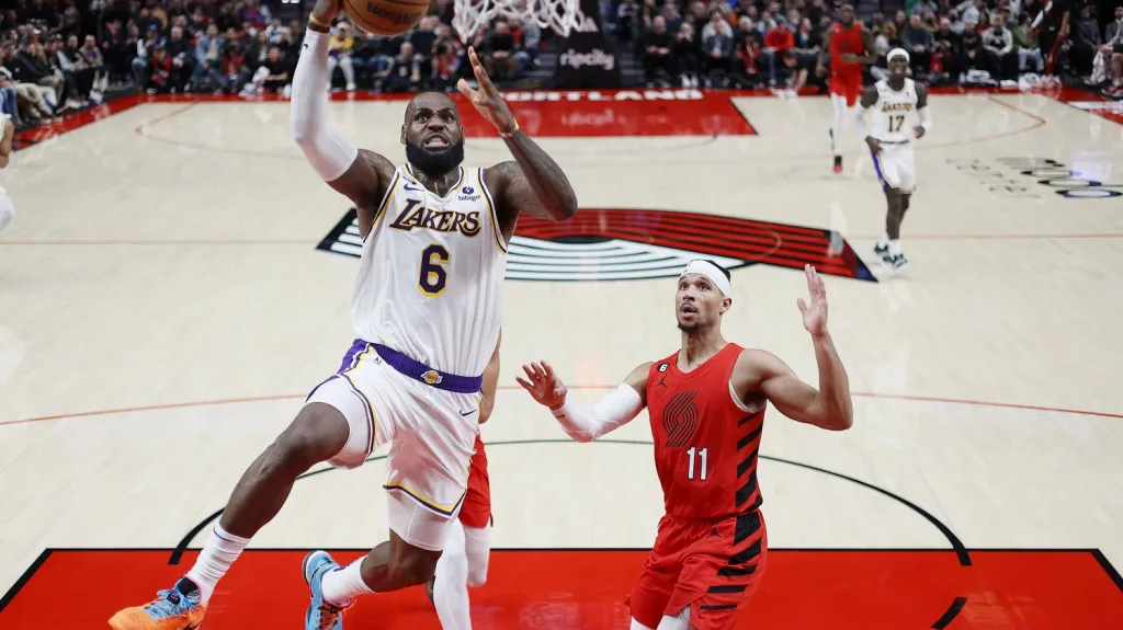 LeBron James v utkání s Portlandem