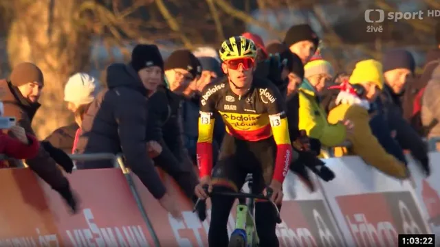 Finiš závodu mužů v Táboře