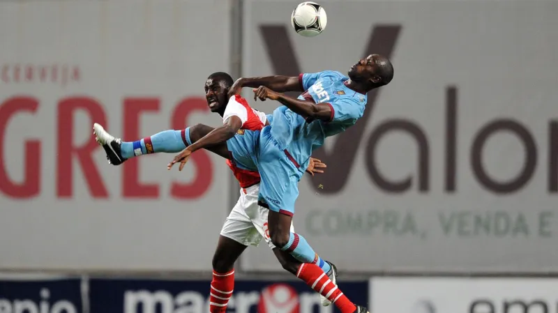 Carlton Cole proti Braze