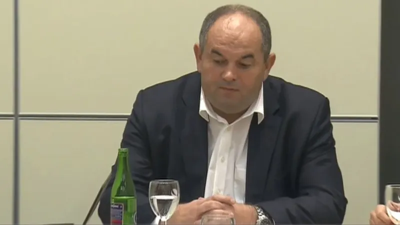 Při policejní akci byli mimo jiné zadrženi Miroslav Pelta a Miroslav Jansta