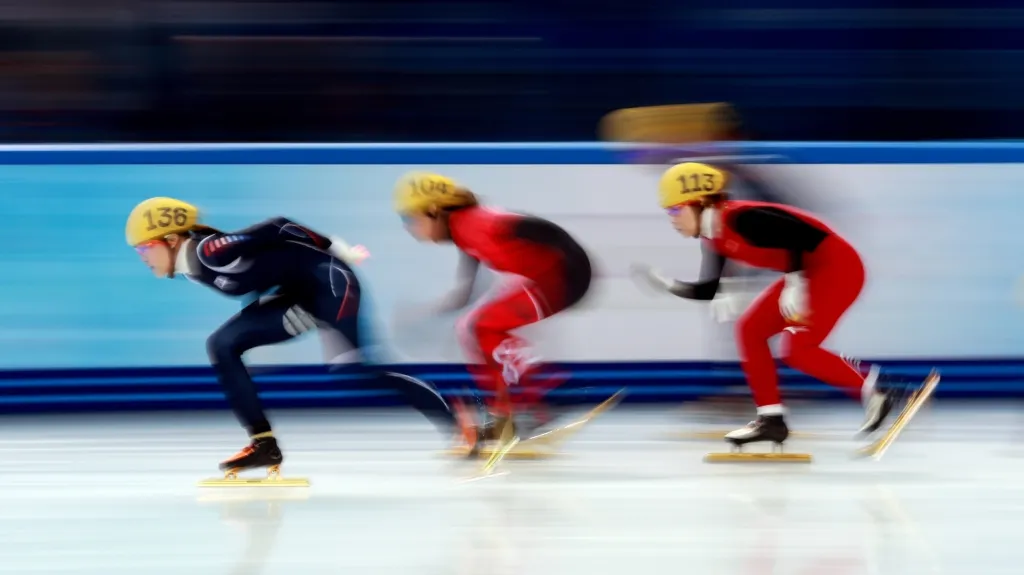 Korejská rychlobruslařka v čele závodu štafet