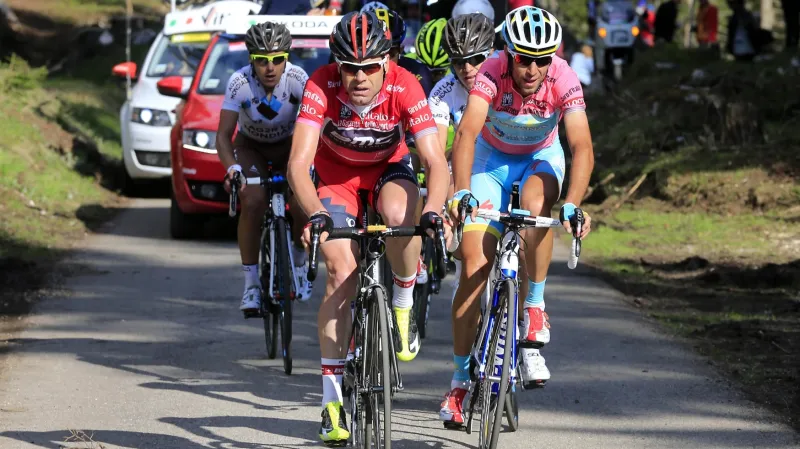 Cadel Evans (vlevo) na loňském Giro d'Italia ve společnosti Vincenza Nibaliho