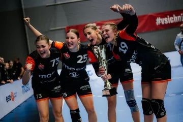 Házenkářky Mostu se těší z titulu