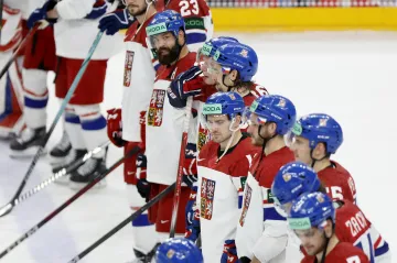 Čeští hokejisté po utkání s Kanadou