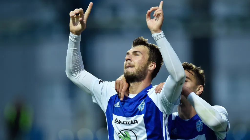 Nikolaj Komličenko z Mladé Boleslavi se raduje z gólu