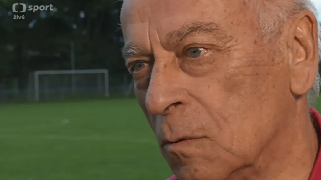 František Cipro trénuje fotbalisty Hluboké nad Vltavou