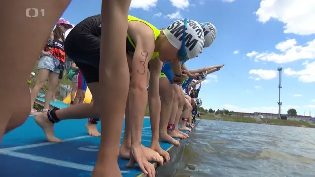 Domácí triatlonová sezona odstartovala netradičně v Račicích