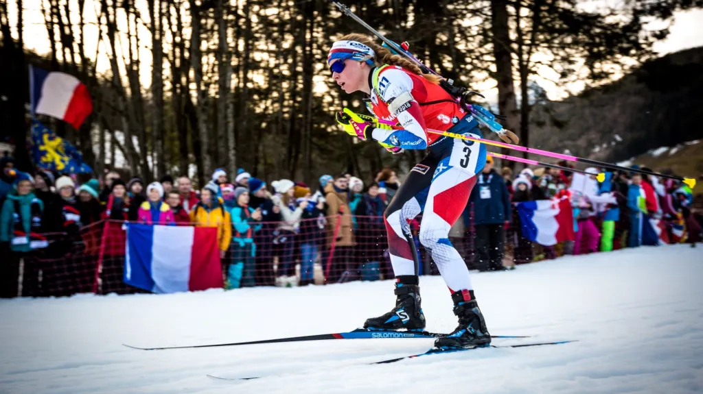 Markéta Davidová na trati stíhačky v Le Grand Bornand