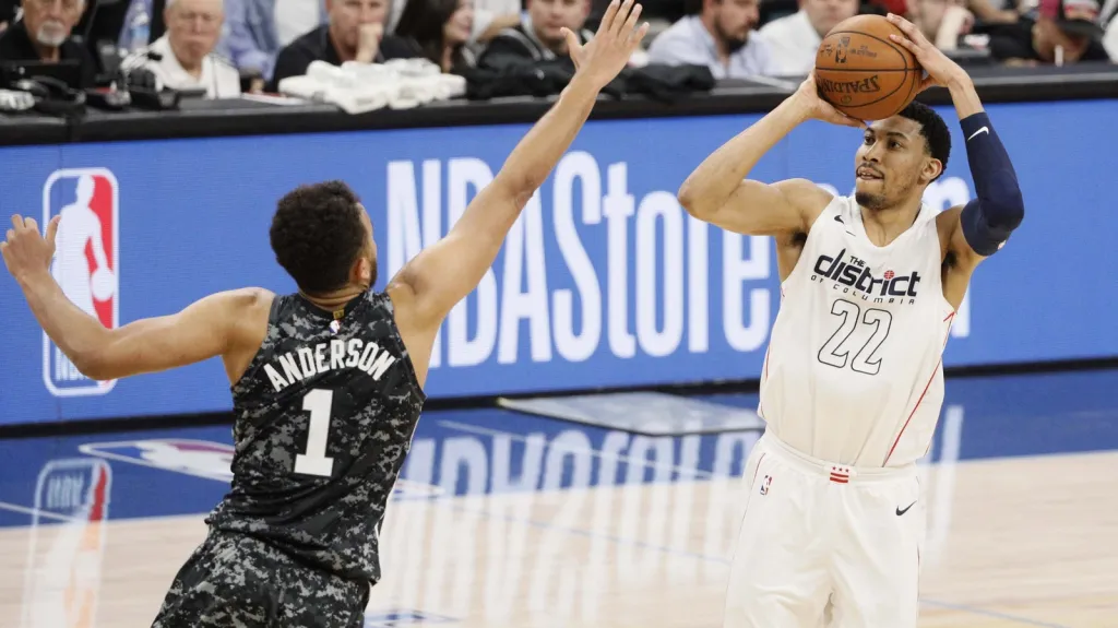 Utkání San Antonio - Washington