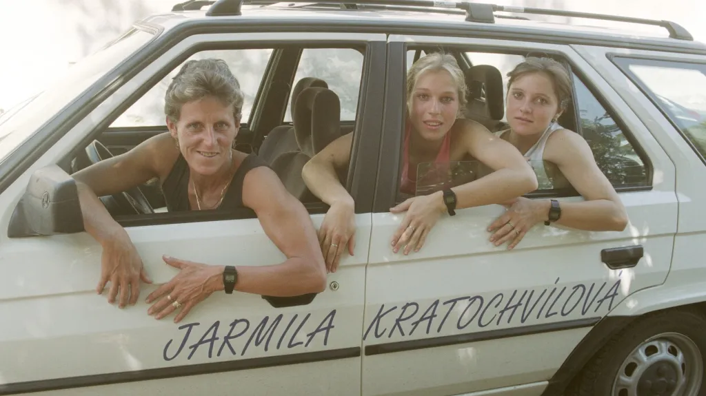 Jarmila Kratochvílová a její svěřenkyně Hana Benešová a Ludmila Formanová (1998)