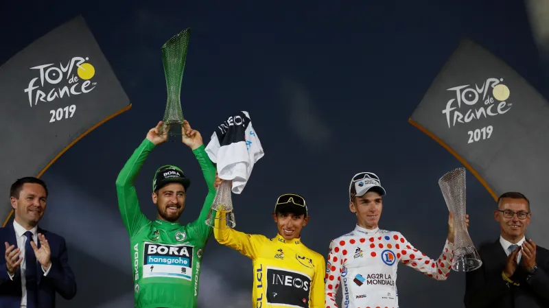 Vítěz bodovací soutěže Peter Sagan, celkový vítěz, nejlepší jezdec do 25 let Egan Bernal a nejlepší vrchař Romain Bardet