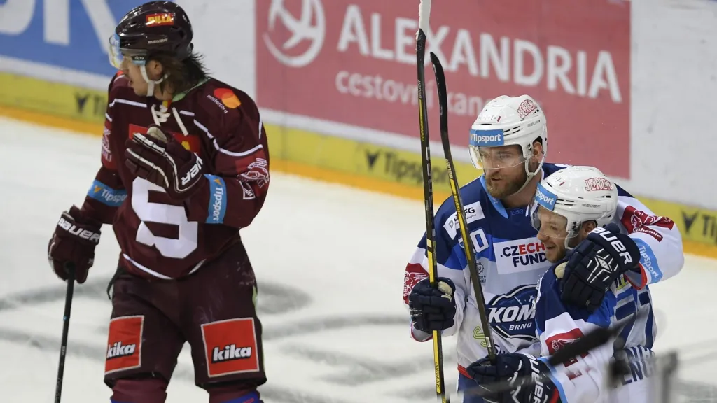 Takto slavil v minulé sezoně Martin Dočekal gól proti Spartě, teď už bude v jejím dresu